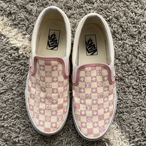 CUSTOM PINK VANS